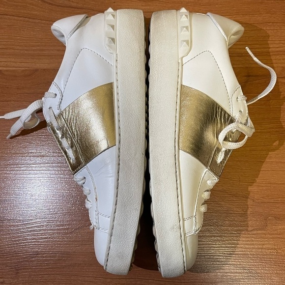 VALENTINO rockstud sneakers in white and gold - Picture 5 of 12